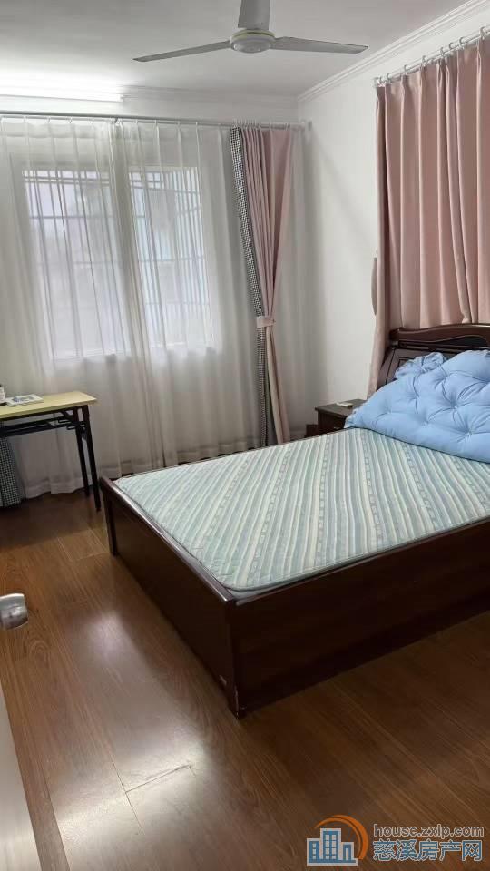 城东新村2楼57平位置佳精装113.8万