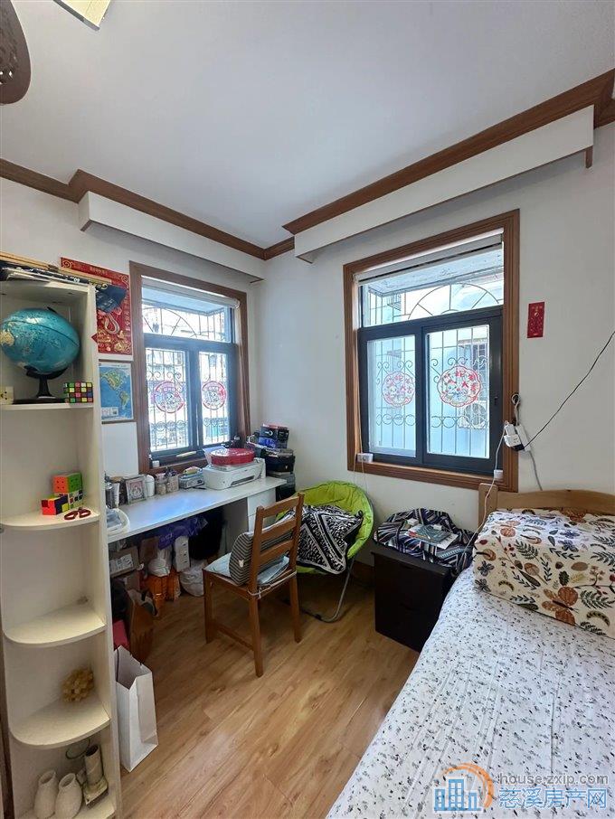 城东新村 上林无在读 精装三室 中层