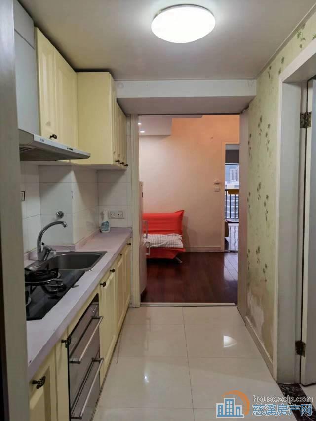 中央大厦朝南1600元