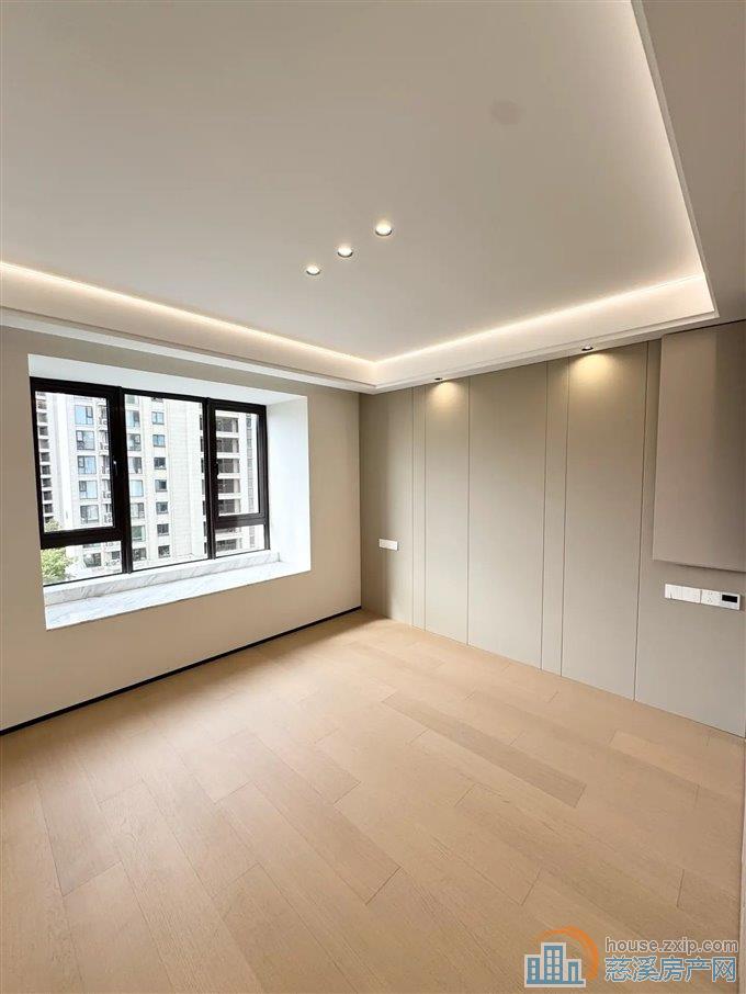 中海湖心半岛127平270万全新精装修