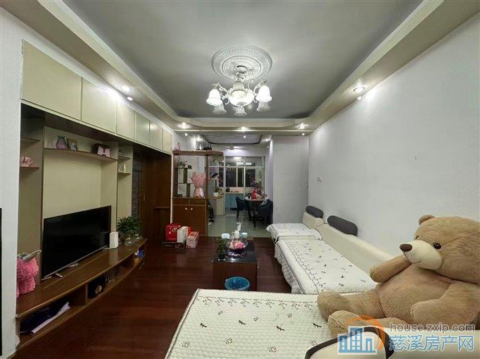 金山新村5楼精装二室1500元/月