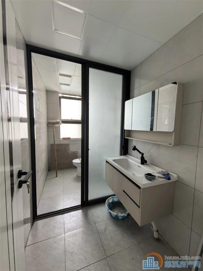 云锦苑87平100万有车位另算精装修