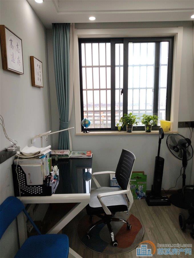 鸣北小区103平129.8万送车位