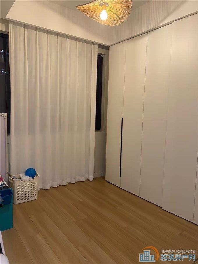 特价：天铂佳苑 🏡洋房中间楼层东边套