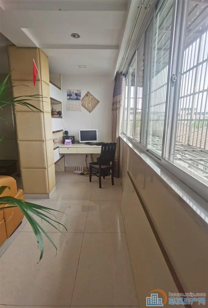 曙光家园竹苑213平156万送花园车库