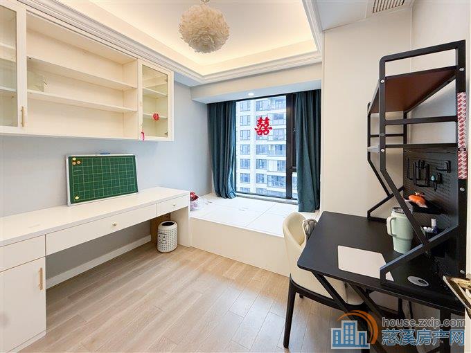 中交盛湖美庐126平婚装电梯洋房