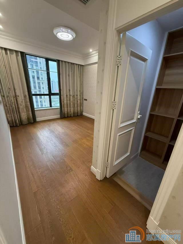 保利二期188平五房两厅两卫豪装好楼层