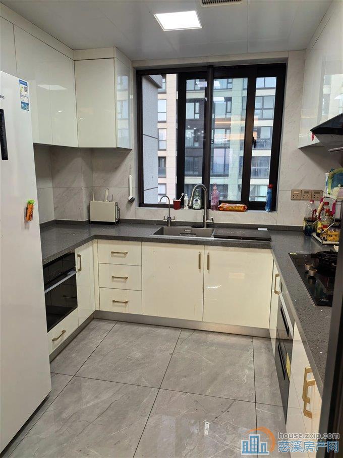 中交盛湖美庐 精装126平方275万