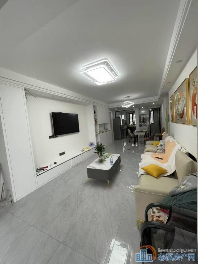 天铂佳苑110平103.8万房东自住精装