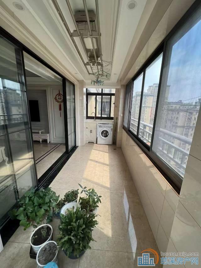 白金湾三室两卫精装楼好层中央空调车位