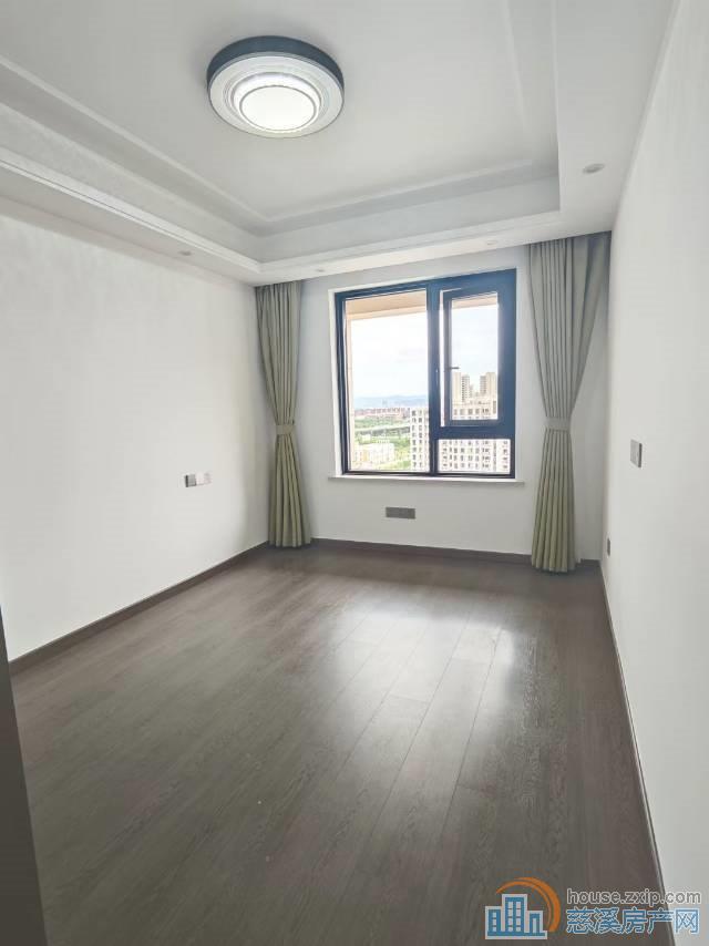 中海湖心半岛楼层佳122平车位315万