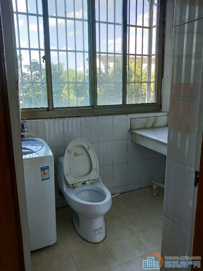 三北大街 清爽装修 月租金1600元