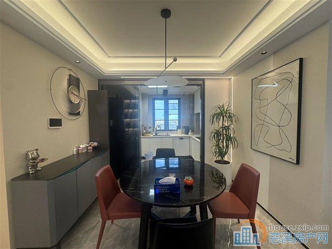 新力帝泊湾110平145万精装修