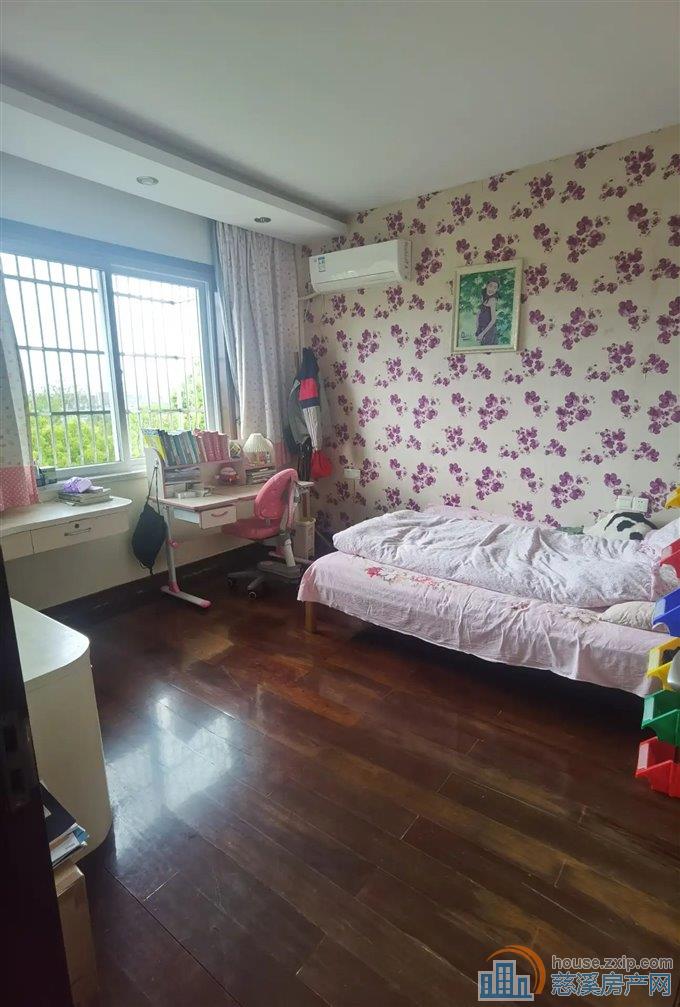 曙光家园竹苑213平156万送花园车库