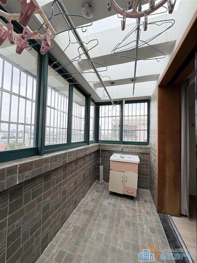 丽都苑108平84万送车位精装修