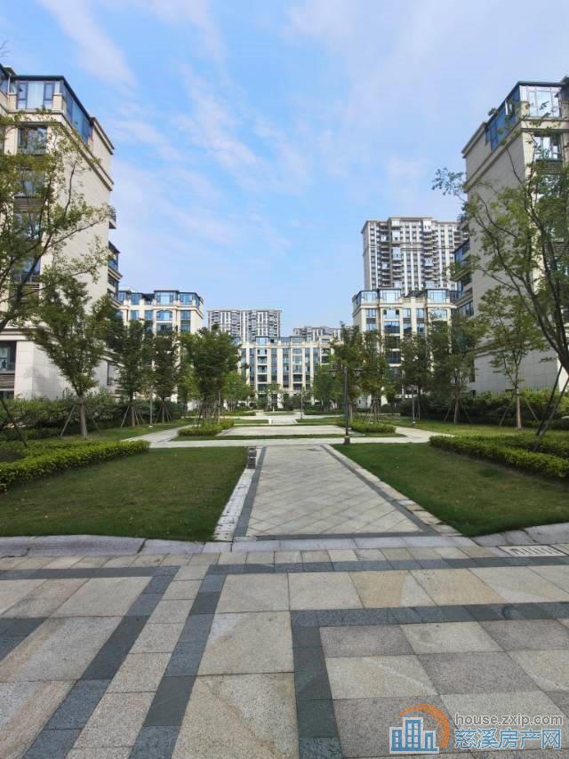 逍林锦丽花园别墅252平388万精装修