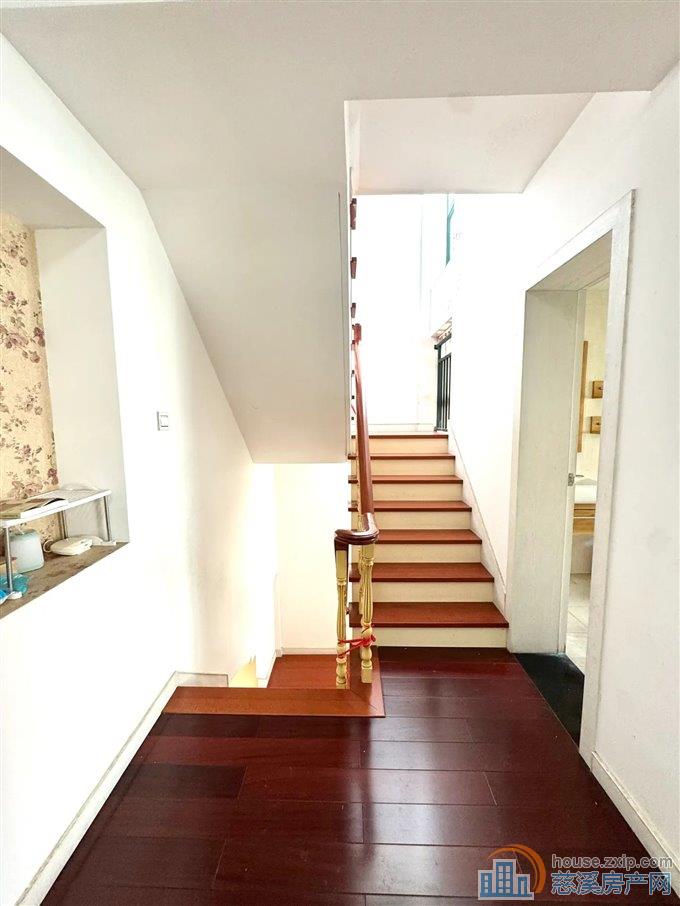 香溢美墅239.5平169.8万三复四五