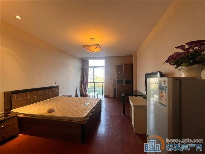 星辰公寓电梯房朝东41.5平精装34万