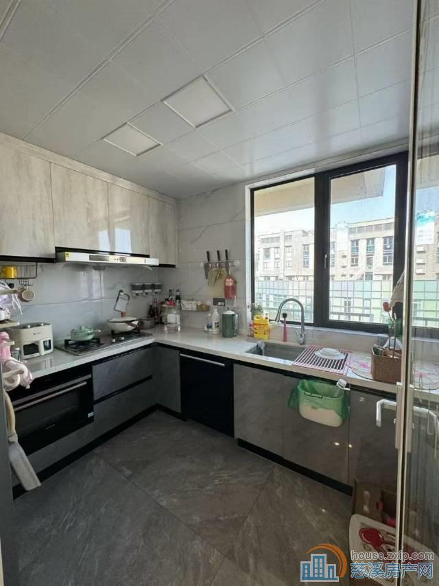 中海湖心半岛127平精装233.8万直接