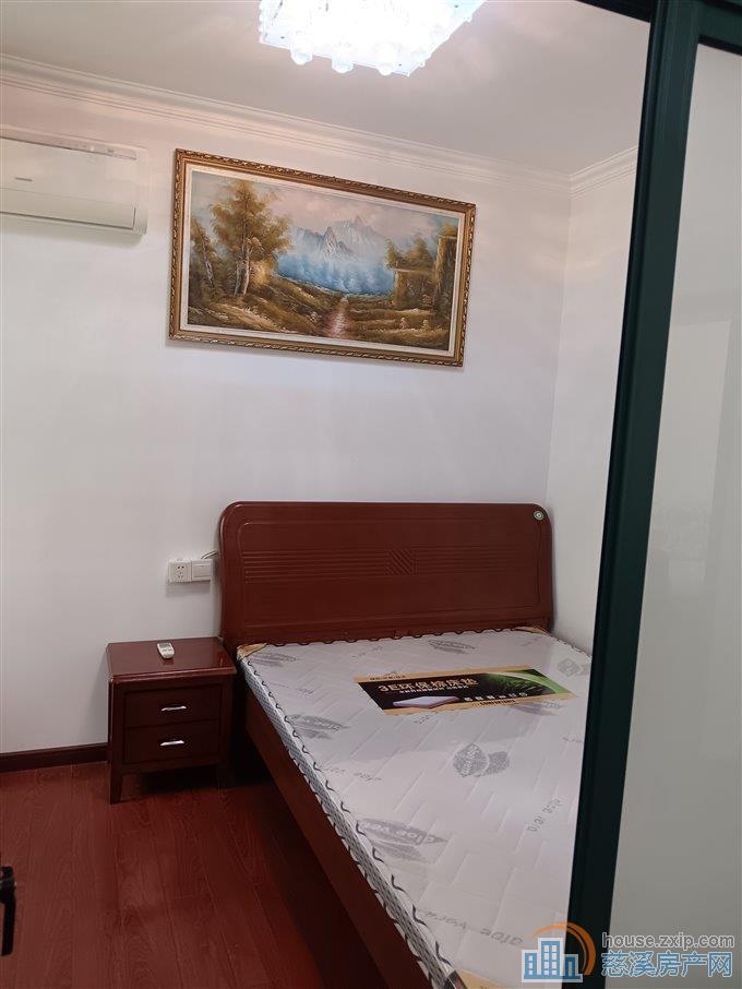 吉祥新村一楼精装二室一厅1800元/月