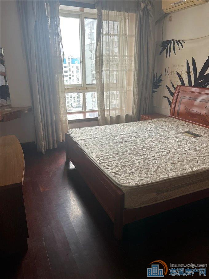 出租景观花苑二期2500元/月