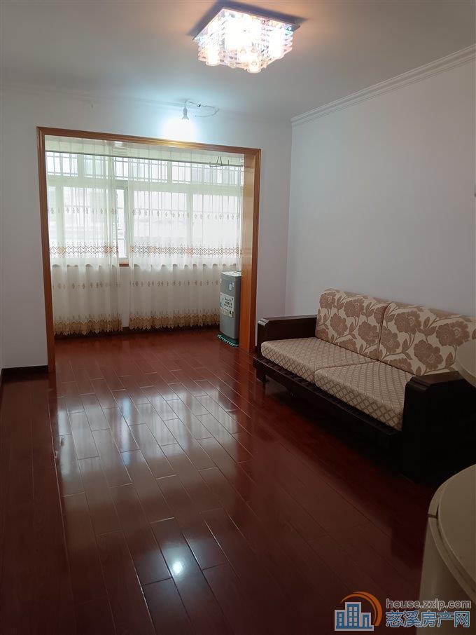 吉祥新村一楼精装二室一厅1800元/月