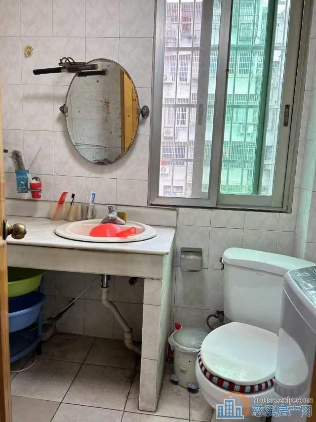 金山东区2楼68平+杂物间72.8万