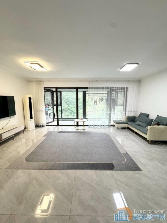 银杏小镇 127平 装修好 148万