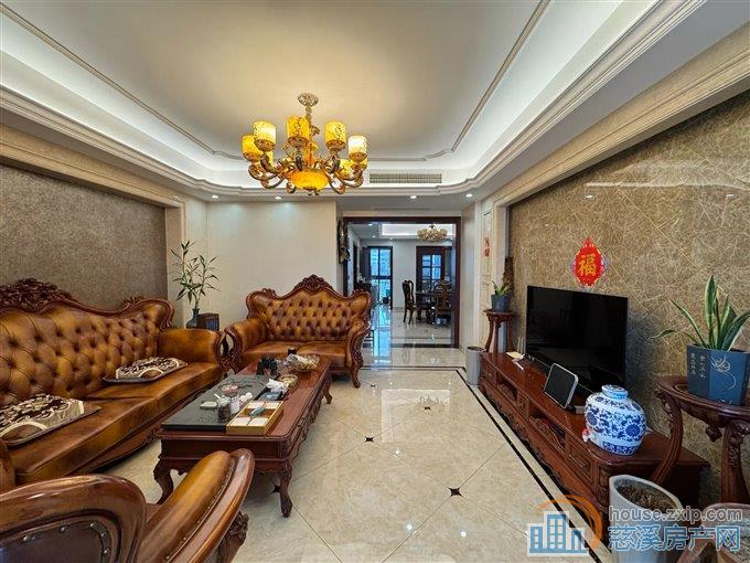 银桂苑 136平 168万 精装修带车位