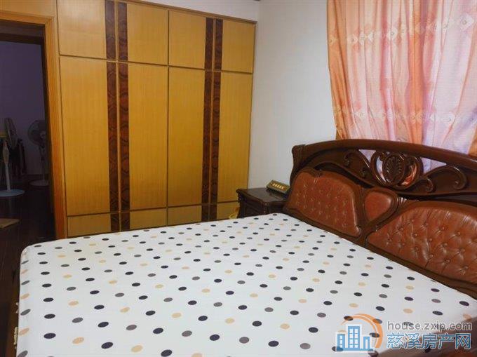 金穗公寓4楼1600月直接