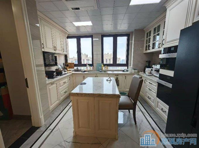 凯旋门黄金楼层176平➕50万车位豪装