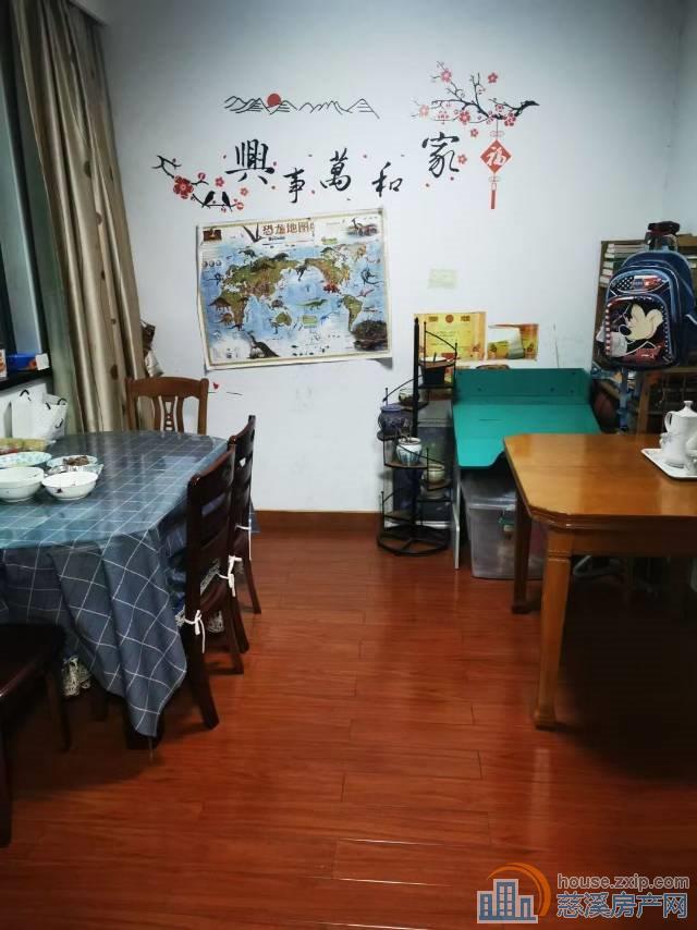 玲珑小区多层4楼95平架精装102万