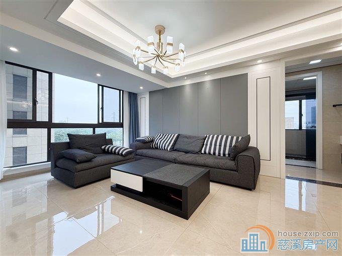 元亨雅园 全新婚装未入住 拎包入住