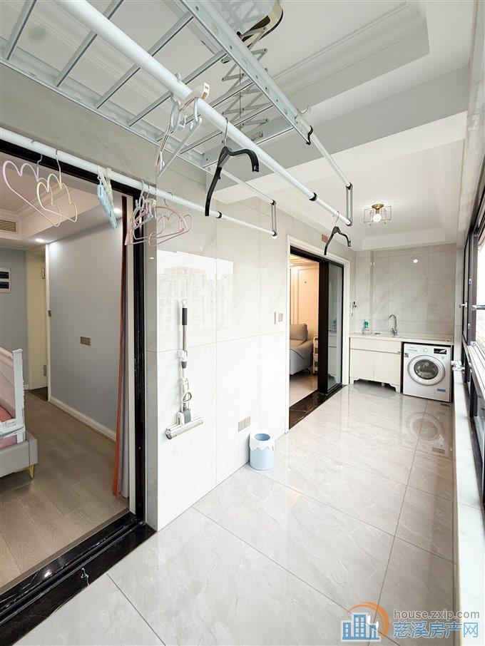 中交盛湖美庐126平婚装电梯洋房