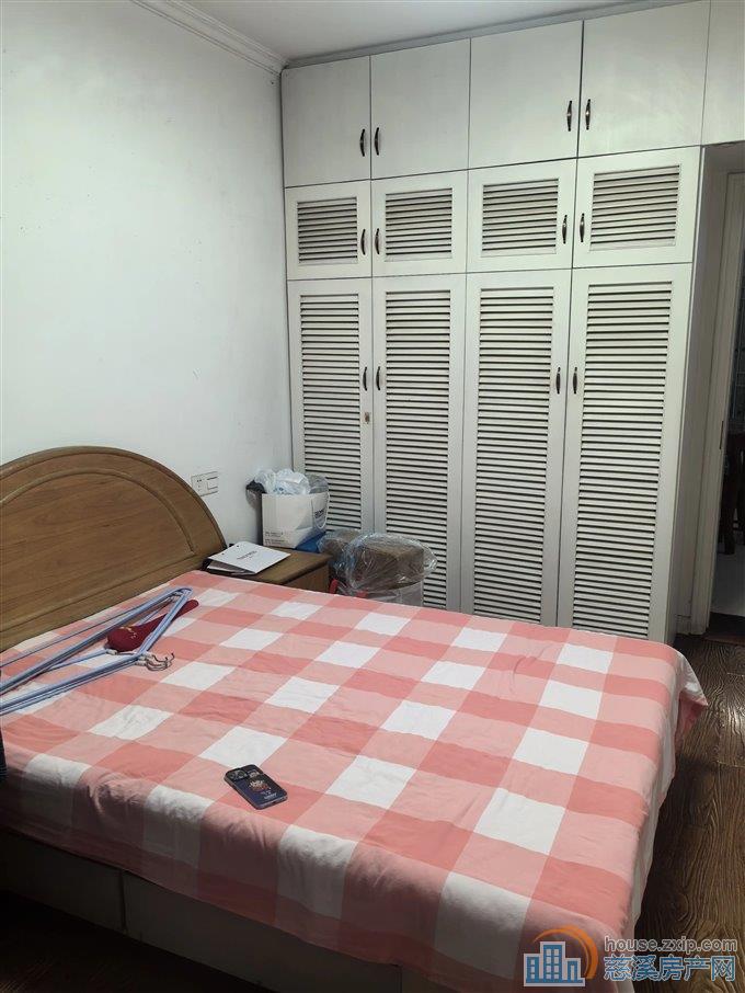 金山新村58平65.8万东边套