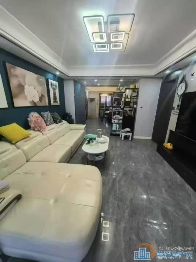 保利俯院江南126平精装满2年185万