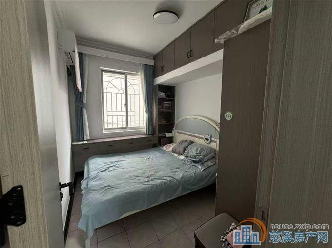 金山西区直地三楼边套76平精装69.8万