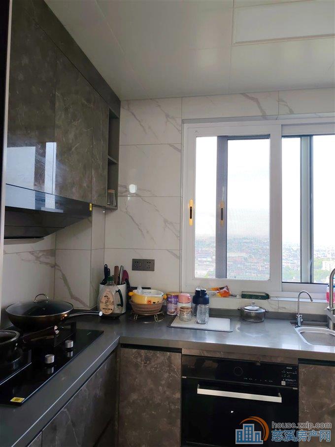 俯院江南北区126平165万精装拎包入住