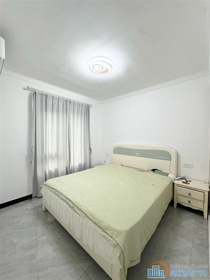 银杏小镇 精装洋房127平142万