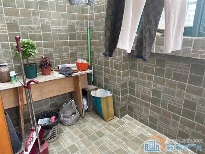 丽都苑108平84万送车位拎包入住