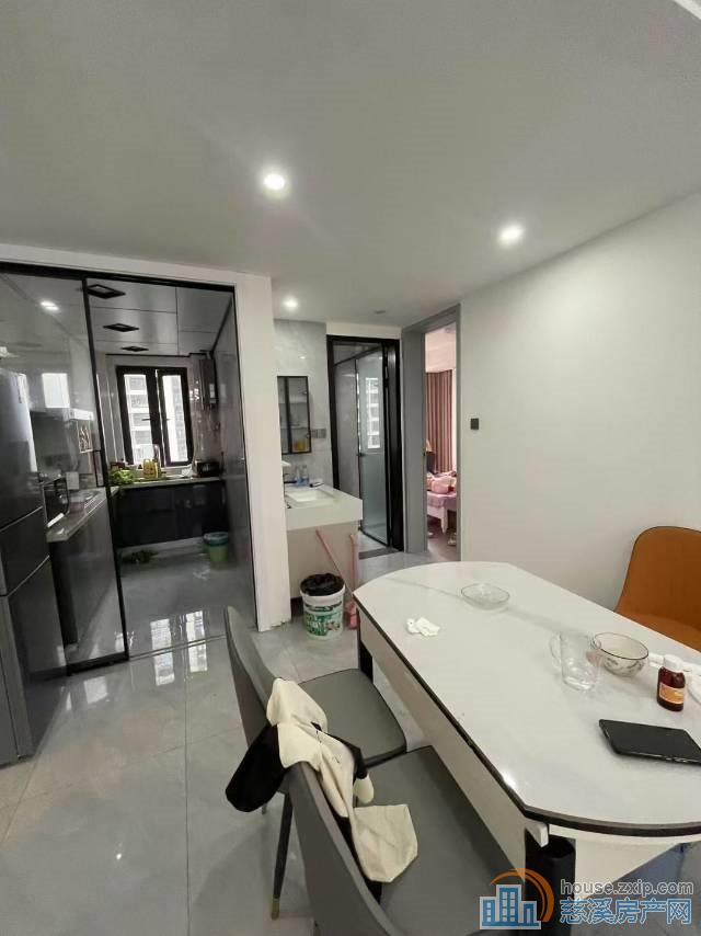 天铂佳苑110平103.8万房东自住精装