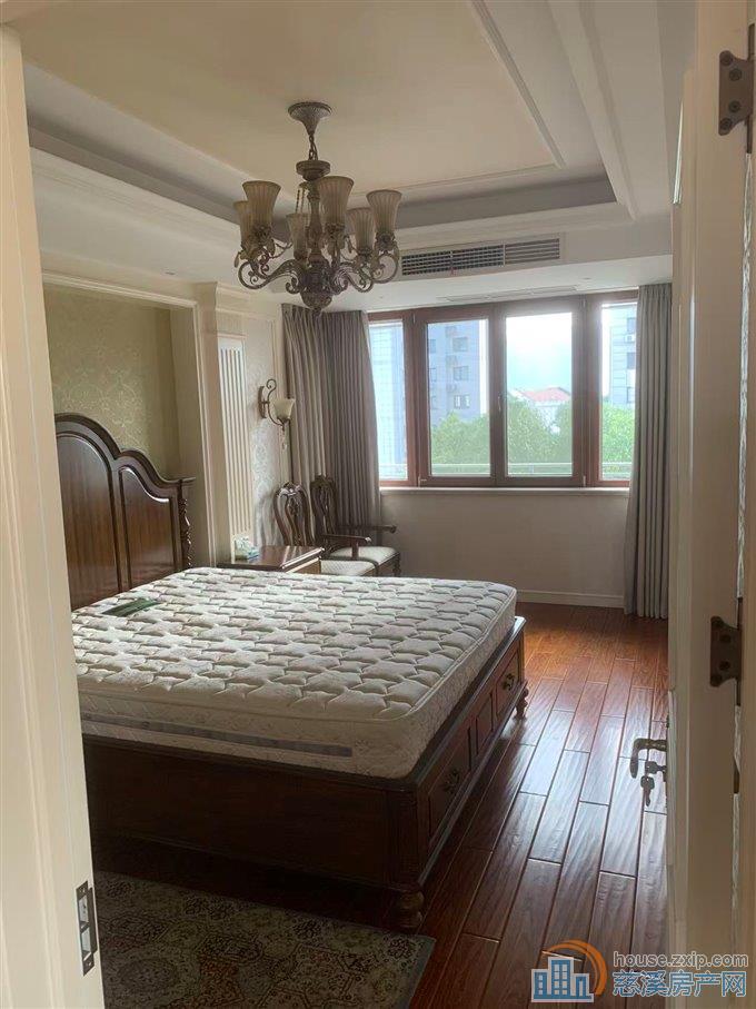 出租和润公寓三室二厅二卫豪华装修