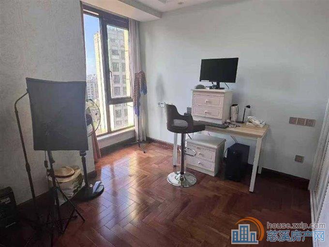 嘉景园183平楼层佳豪装208万储藏室