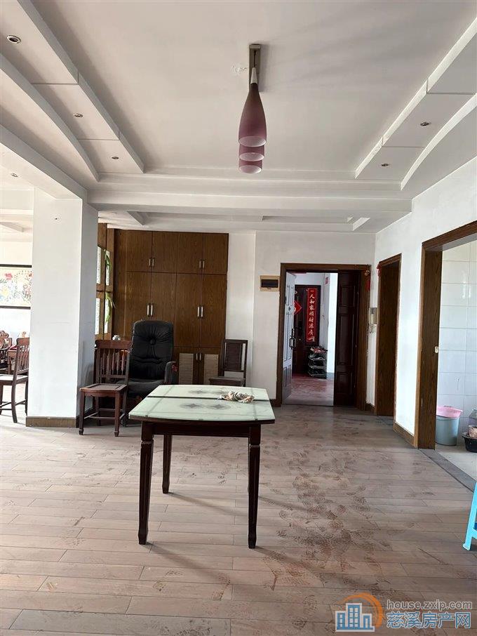 慈溪市中心大通花园二期电梯洋房带阁楼