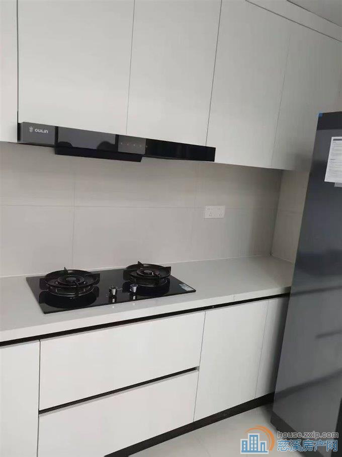 嘉景园精装有车位特价