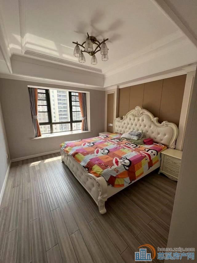 白金湾三室两卫精装楼好层中央空调车位