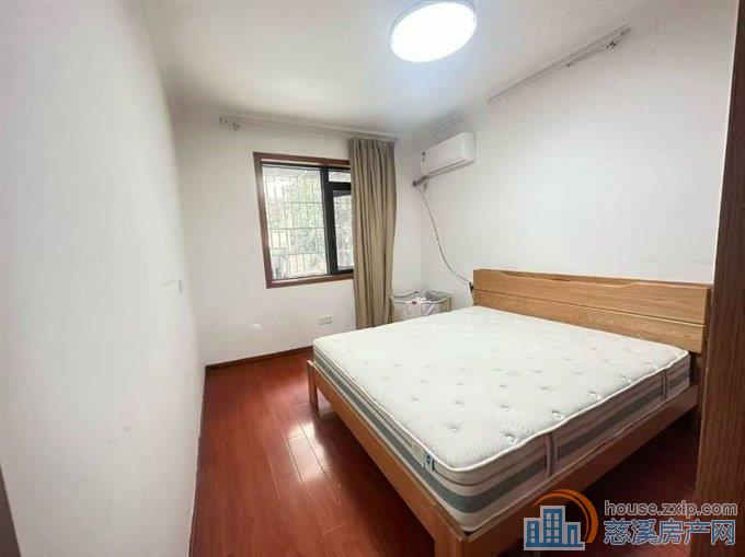 楼家新村一楼65平精装三室架空层69万