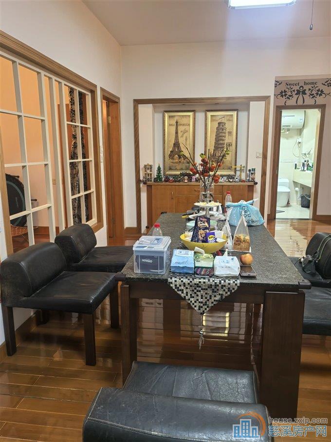 大通花园一期 精装 朝南车库 好楼层 