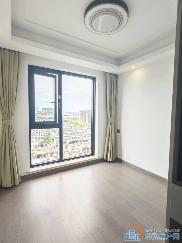 中海湖心半岛楼层佳122平车位315万