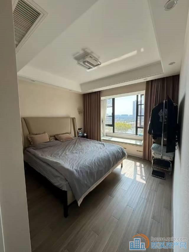 中海湖心半岛127平精装233.8万直接